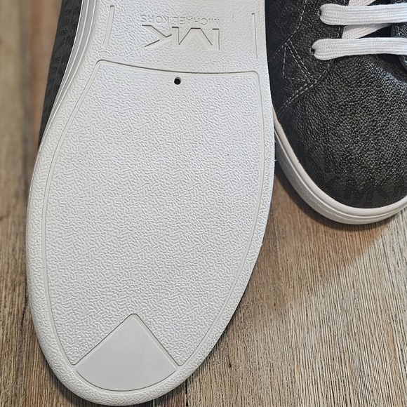 Michael Kors Nate Sneakers. - Picture 9 of 10
